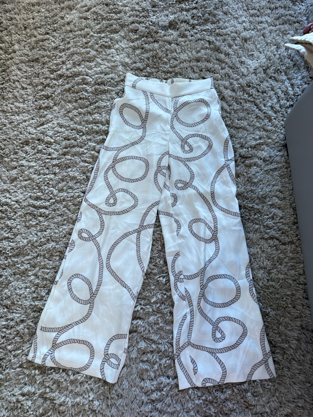 Joie women’s satin pants white and rope print